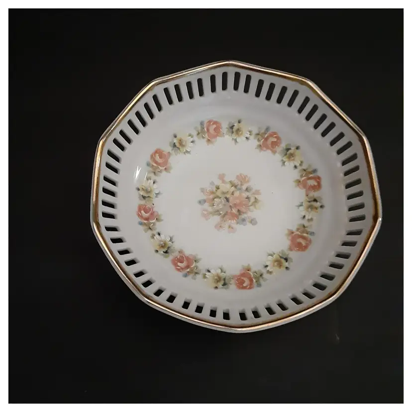 Schwarzenhammer Bavaria China Reticulated Bowl, Hand Painted