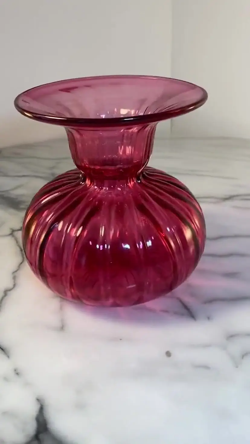 #0402 Cranberry Pink Glass Vase Melon flat round pink ribbed