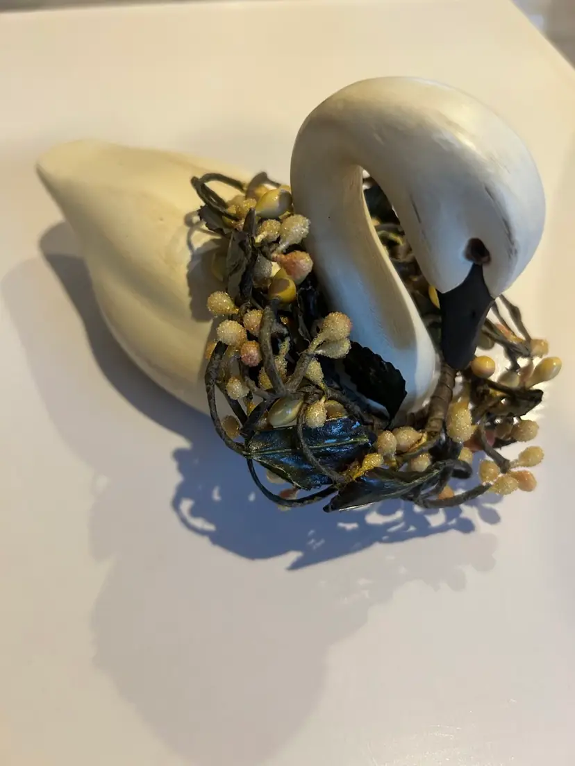 Wooden Swan W/ Berry Wreath