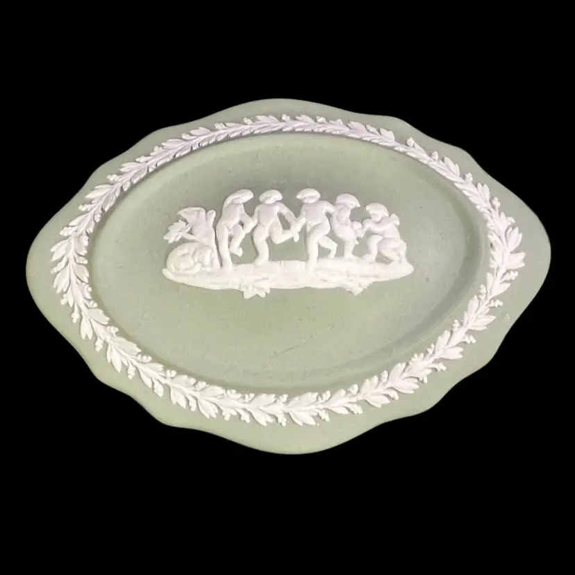Beautiful Wedgwood Sage Green Cherubs Trinket Box