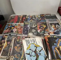 Huge Lot Of Comic Marvel DC Over 100 Books Jaguar Fish Pole