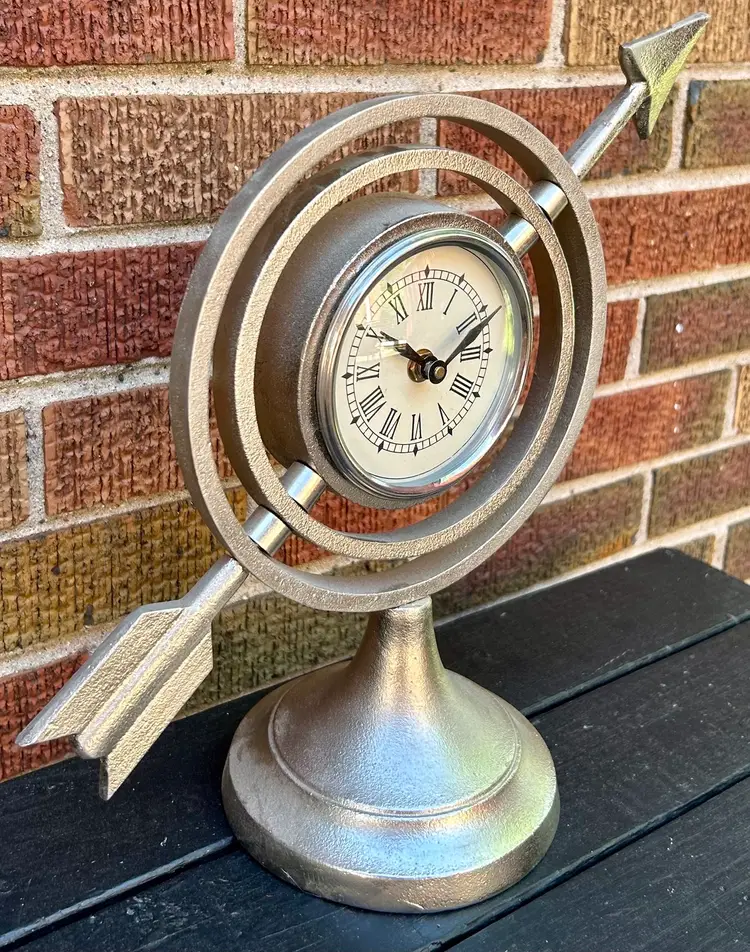 Retro Atomic Desk - Mantel Cast Metal  Clock - Quartz Movement - Battery Operated