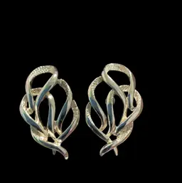 Vintage Goldtone Sarah Coventry “ Town And Country” Clip On Earrings.