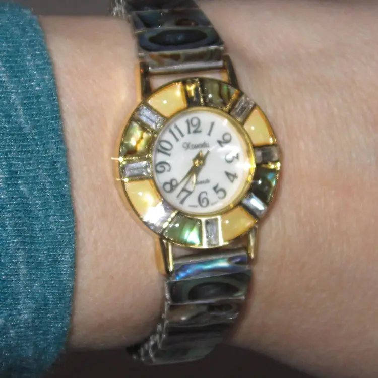 Vintage Xanadu Mother of Pearl Ladies’ Quartz Watch With Stretch Band