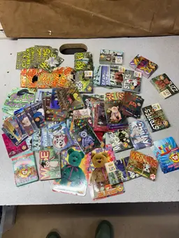 Huge TY Beanie Babies Collector Cards Lot 500+ Vintage 1990s