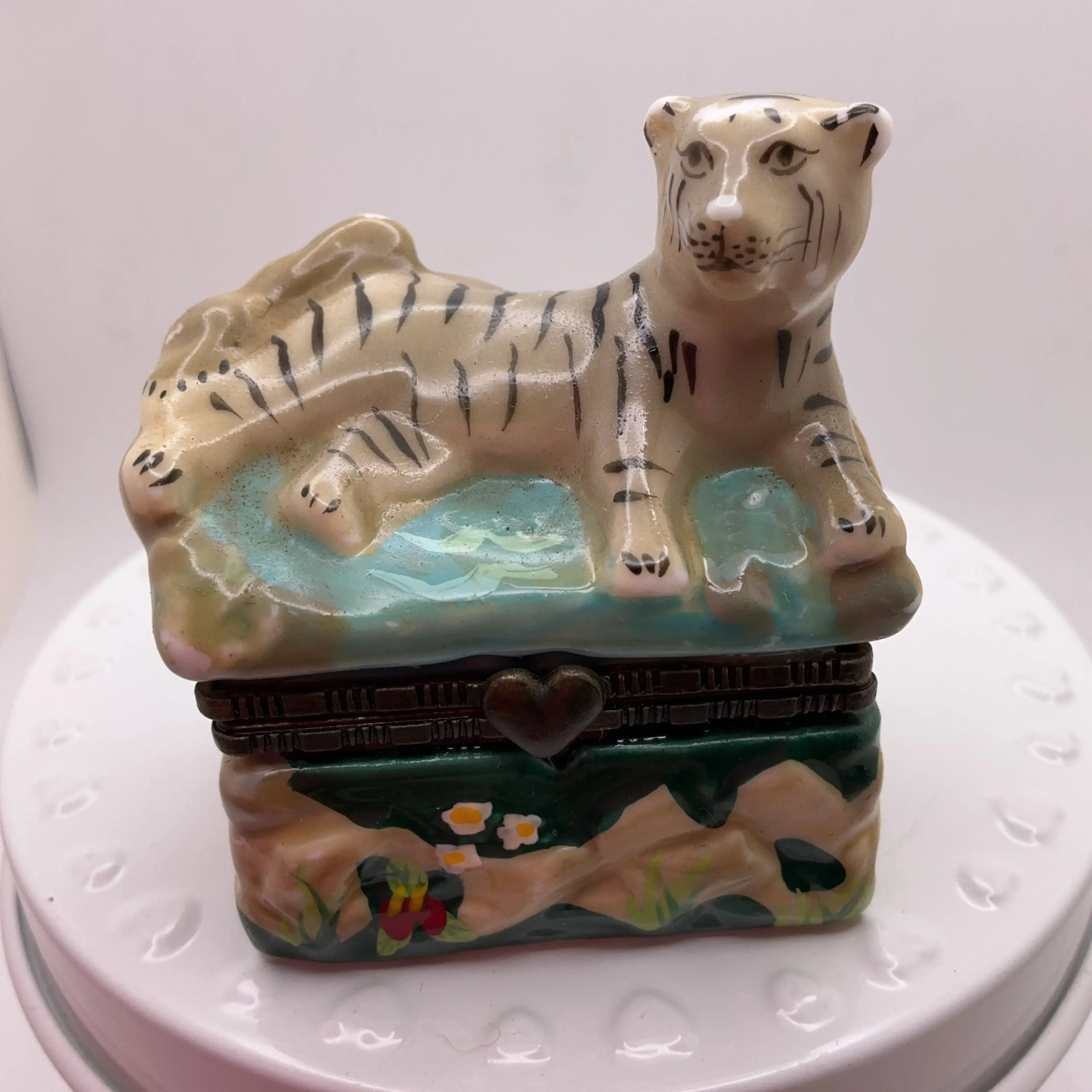Image 1 of 5