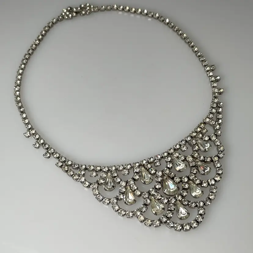Kramer of NY 1950s Diamond Look Teardrop Rhinestone Bib Collar Necklace Vintage Statement 16"