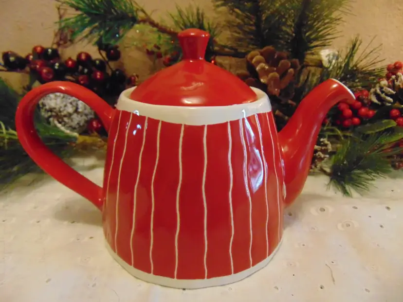 Beautiful pre owned Red with white stripes Christmas Tea Pot  by Potters Studio