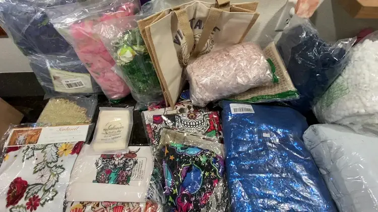 Home Decor Pillow Covers, Rugs, Tablecloths Wholesale Resale Lot of 24 #7061