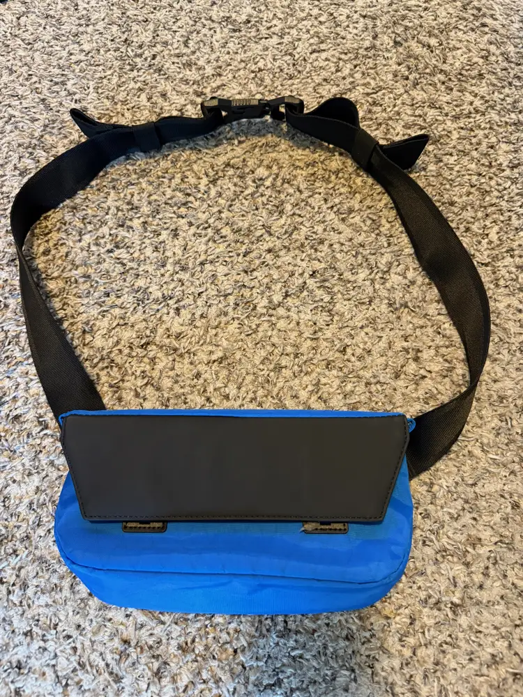 Modern Dayfarer Active Sling (Blue)