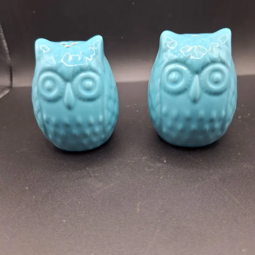 Crate & Barrel Ceramic Blue Owl-Shaped Salt & Pepper Shakers 2-Piece Set