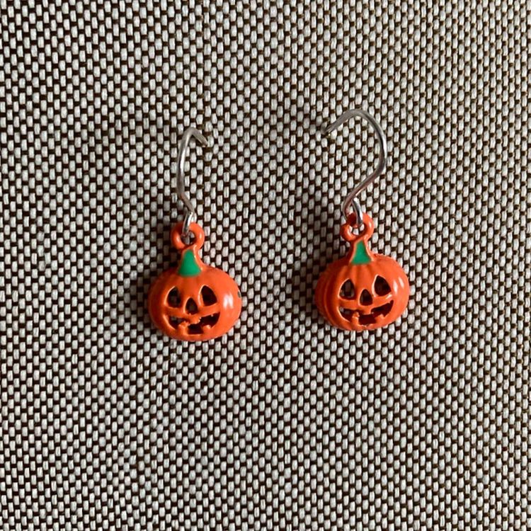 Set Of 2 Vintage Halloween Pumpkin Earrings - Glass And Charm