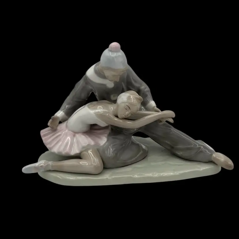 Porcelain Ballerina And Harlequin Loving Couple Figurine Lladró Style