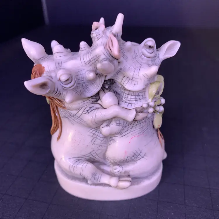 Harmony Kingdom "Smooch Fest" Trinket Box AS IS