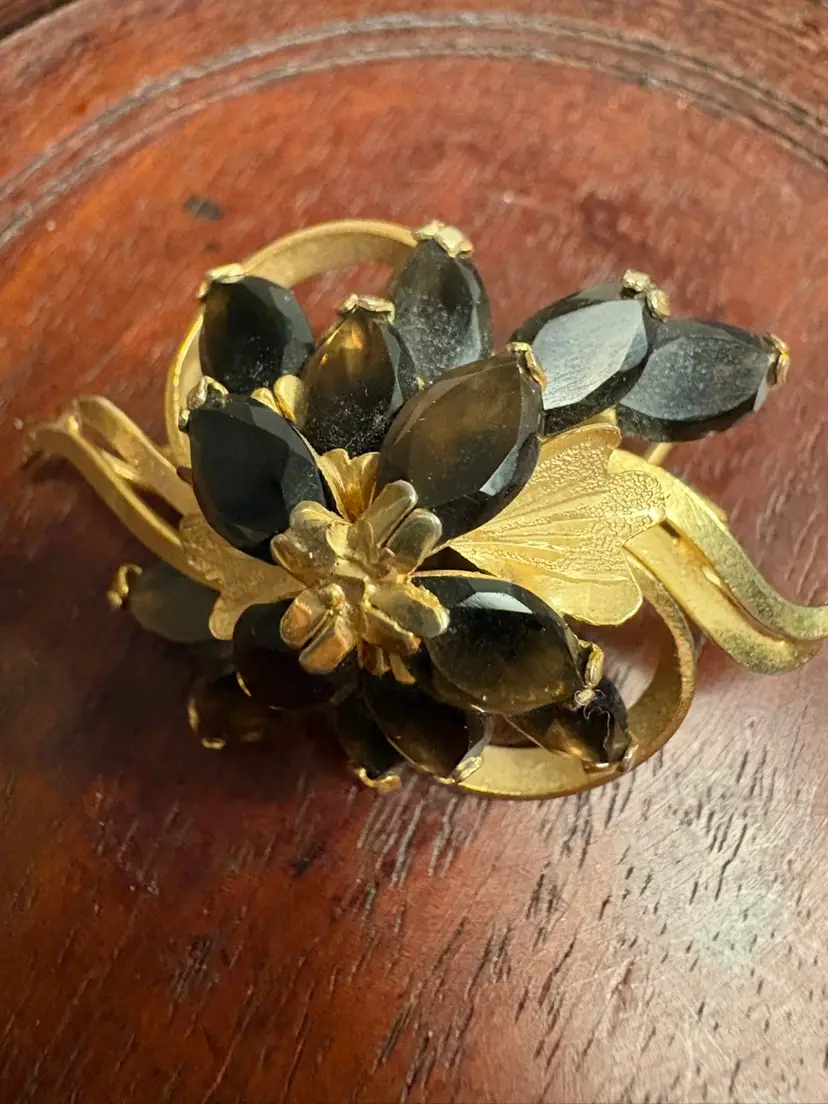 Vintage Black Rhinestone Ribbon And Leaf Design Brooch