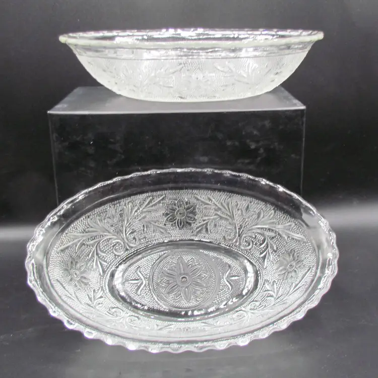 Vintage MCM Scalloped Oval Bowls Anchor Hocking Tiara Sandwich Pattern Glass Set2