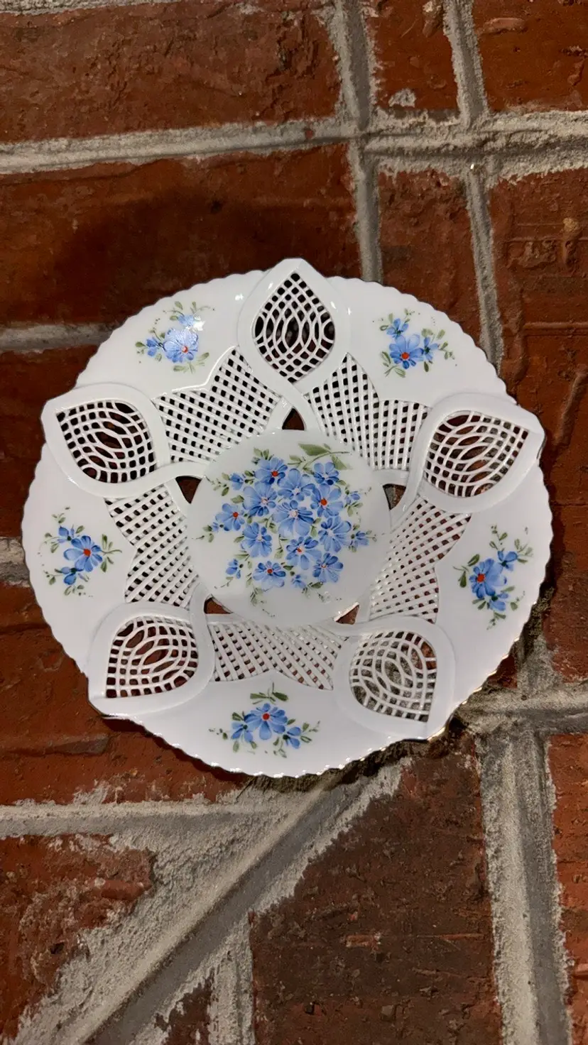 Sumi Romania Hand Modelled & Painted Floral Reticulated Porcelain Bowl Signed