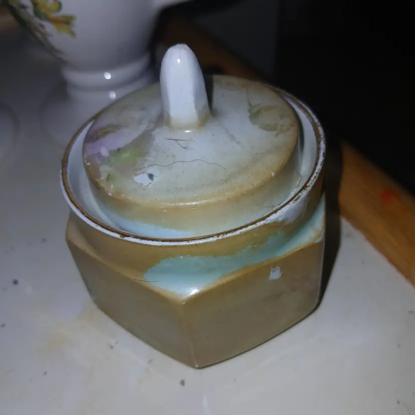 Vintage trinket/ or powder dish