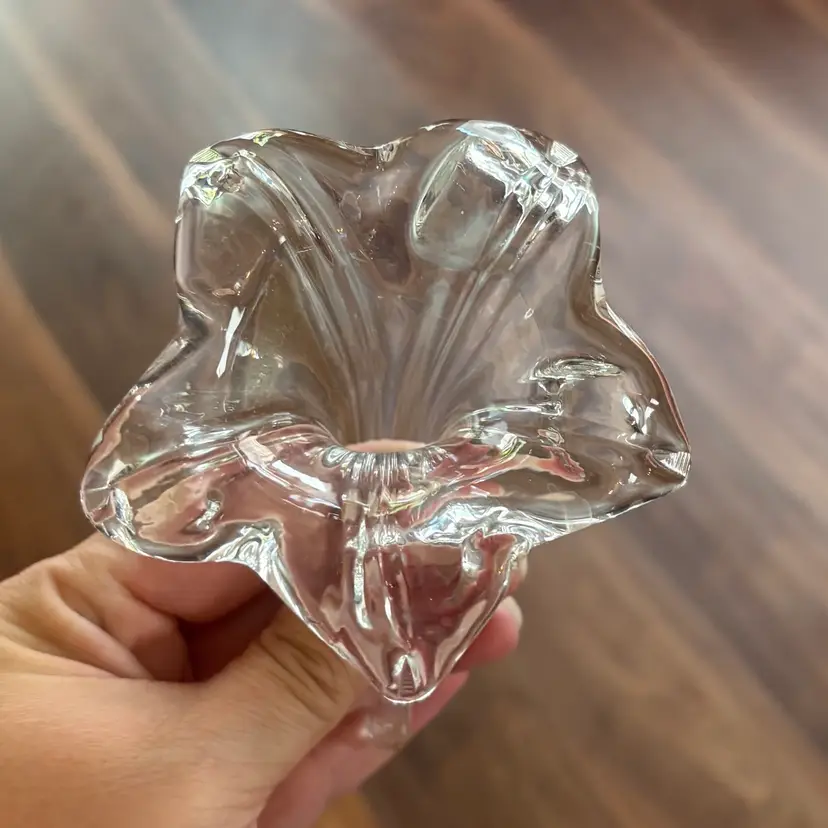 #02 - Vintage Blown Art Glass Flower Bud Vase