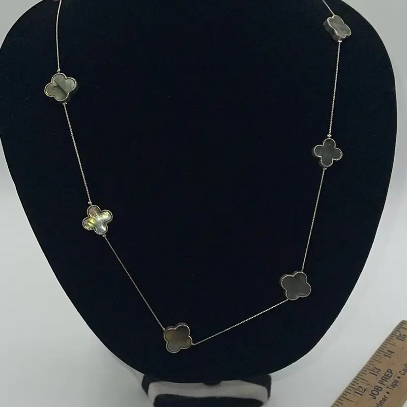 32 Inch Silvertone Necklace With Mother Of Pearl Pieces. Please See Photos.