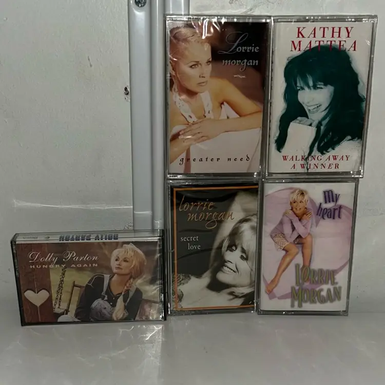 Lot Of Five Cassette Tapes, new, See Description And Pictures