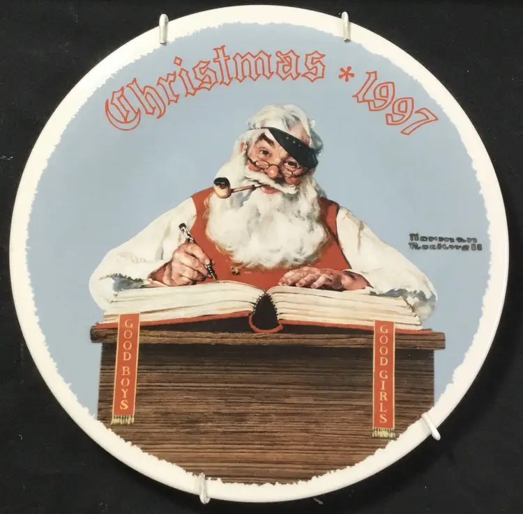Vintage Norman Rockwell Knowles decorative plate, 1997 Christmas 8" w/ hanger