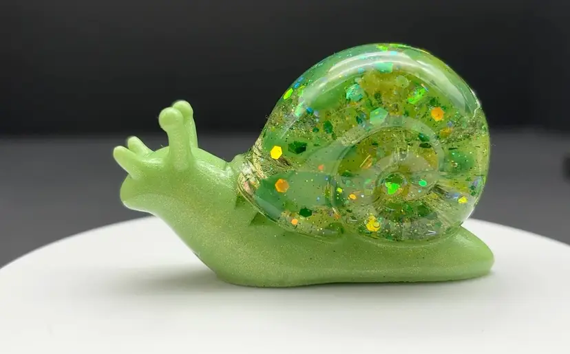Made by Me - Pickle Snail Resin Trinket with Pickle Slices & Glitter *GLOWS*