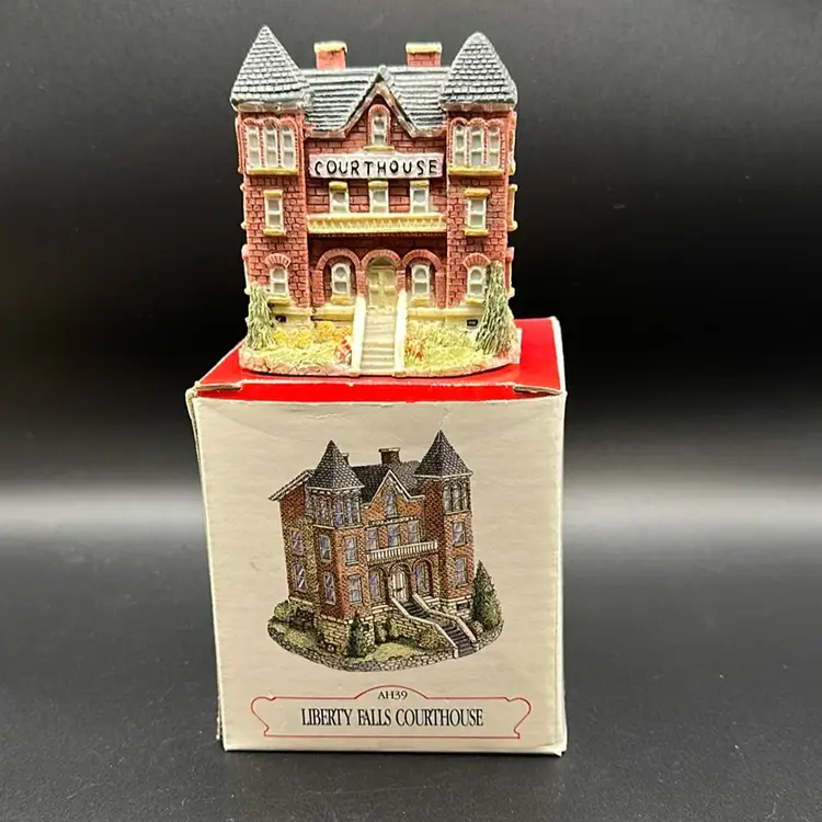 AH039 - Liberty Falls Courthouse - 1993