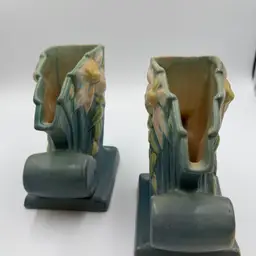 Matching  Vintage Roseville Pottery Clematis Cornucopia Vase 193-6