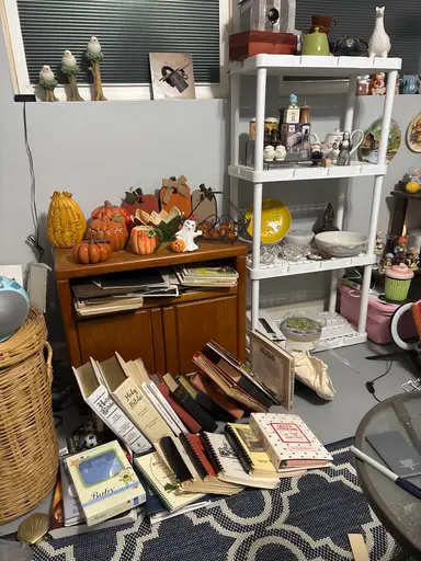 Happy Saturday Night ! Come Shop The Shelves With LE 