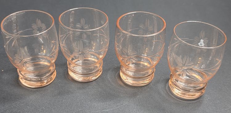 Set of 4 Vintage Etched Pink Cordial Glasses GLOWING – Floral Motif