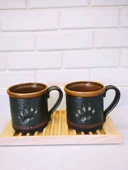BIG SKY CARVERS MASKWA RIDGE BEAR PAW VINTAGE COFFEE MUGS SET OF TWO "RARE"