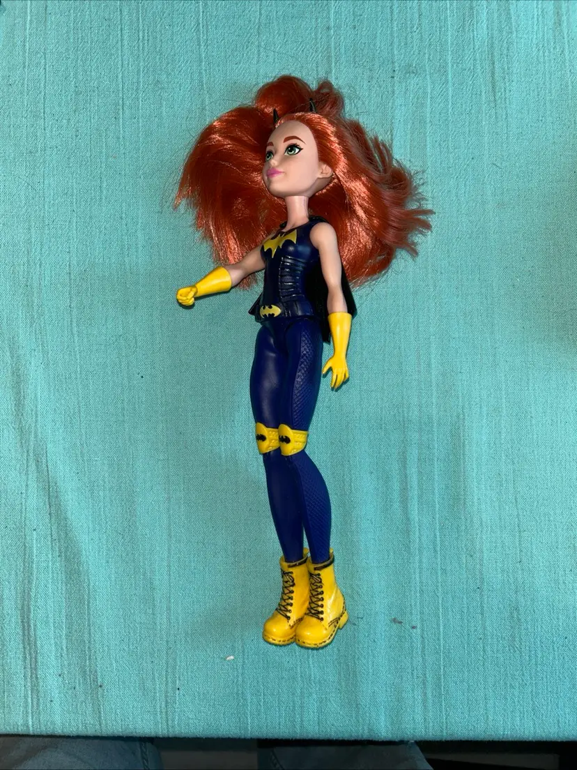 2015 Mattel DC Comics Batgirl Action Figure Doll. Condition is Used.