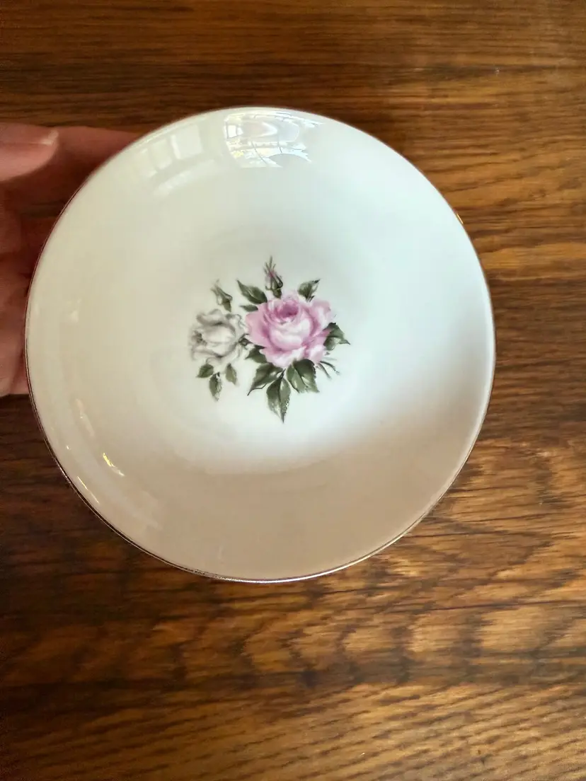 Royal Chatham Margaret Rose Fine China – 5.5” Fruit / Dessert Bowl – Pink Roses with Gold Trim – Vintage USA