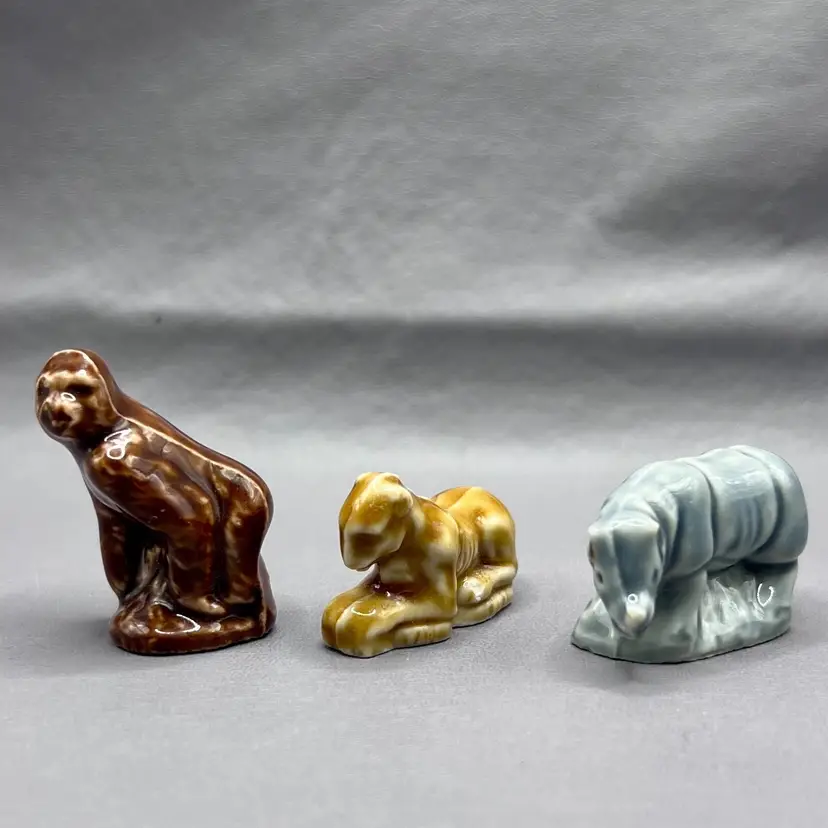 Lot Of 3 Wade Whimsies Figurines Gorilla Lioness Rhino Wild Animals Red Rose Tea