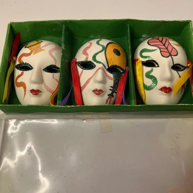 Vintage Mardi Gras Masquerade Porcelain Face Mask Wall Decor Set Of 3 Small 4”