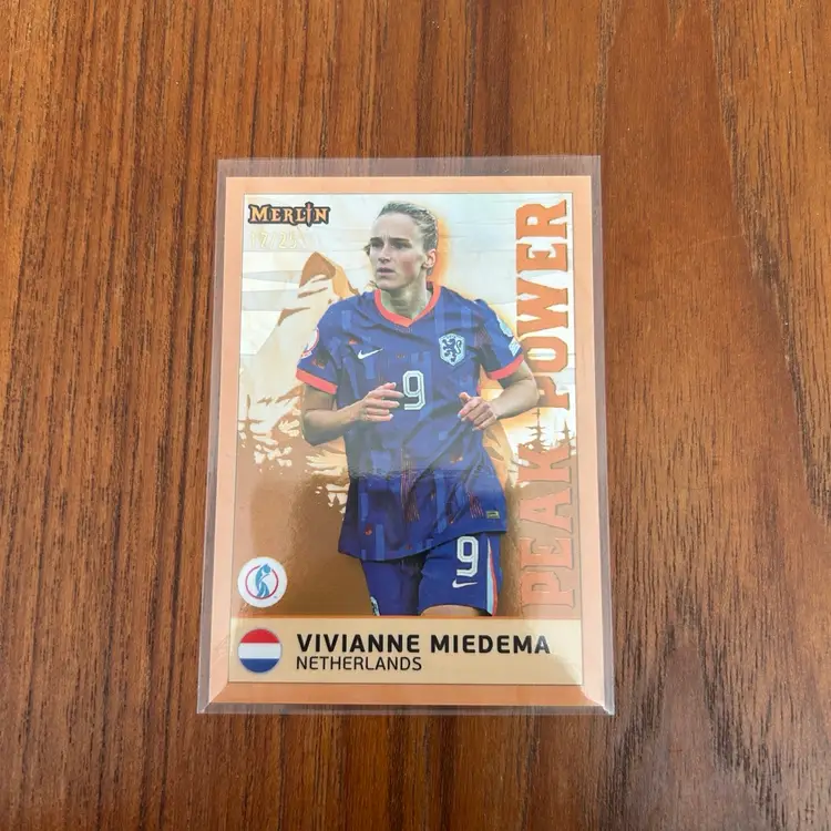 2025 Topps Merlin WEuros Peak Power Insert Orange Parallel /25 Vivianne Miedema Netherlands