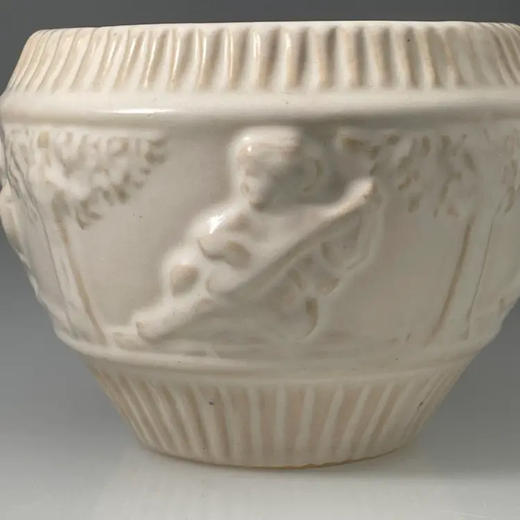Donatello Roseville Ivory Cherub Putti Jardiniere Vase Planter Unmarked Vintage Antique 3.75"x5.25"