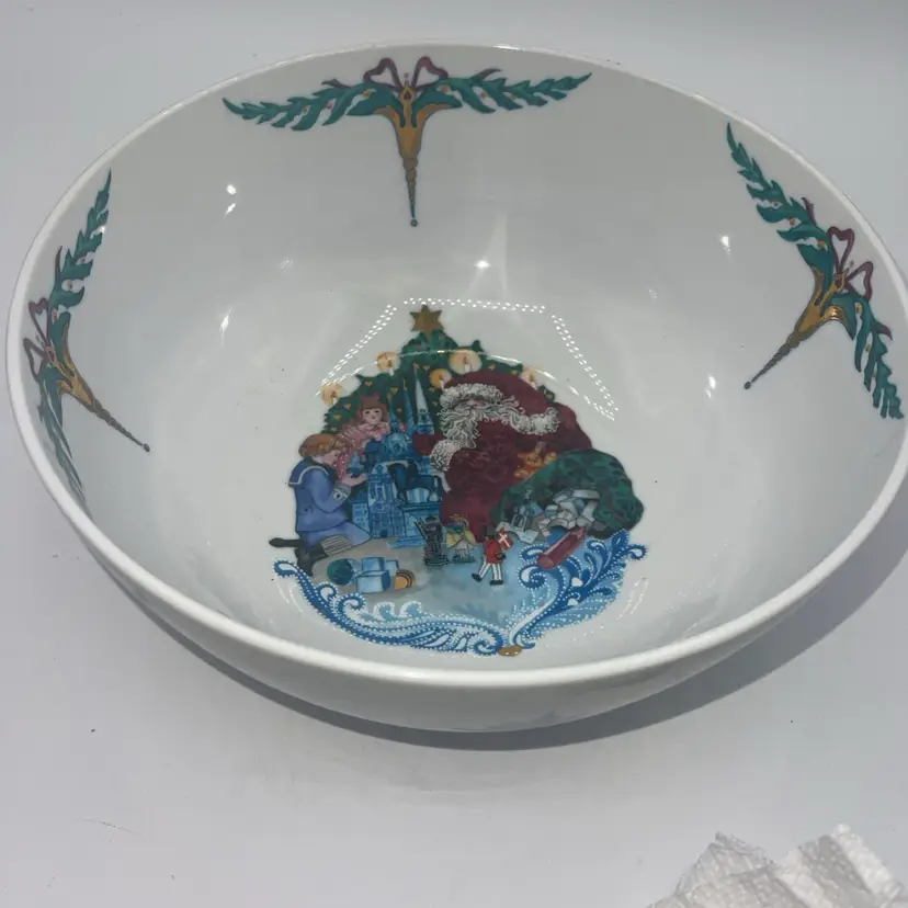 Royal Copenhagen Jingle Bells Large Serving Bowl 9.5 X 4.25”