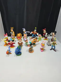Disney Mixed Lot Of 25 PVC Figures (Mixed Sizes) (AB)