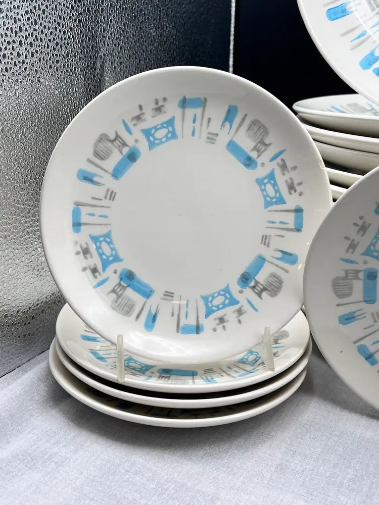 Vintage Blue Heaven Dishes
Made By The Royal China Company 
Sold Individually, Or I Will Sell As A Lot If Interested. 
Reasonable Offers Accepted