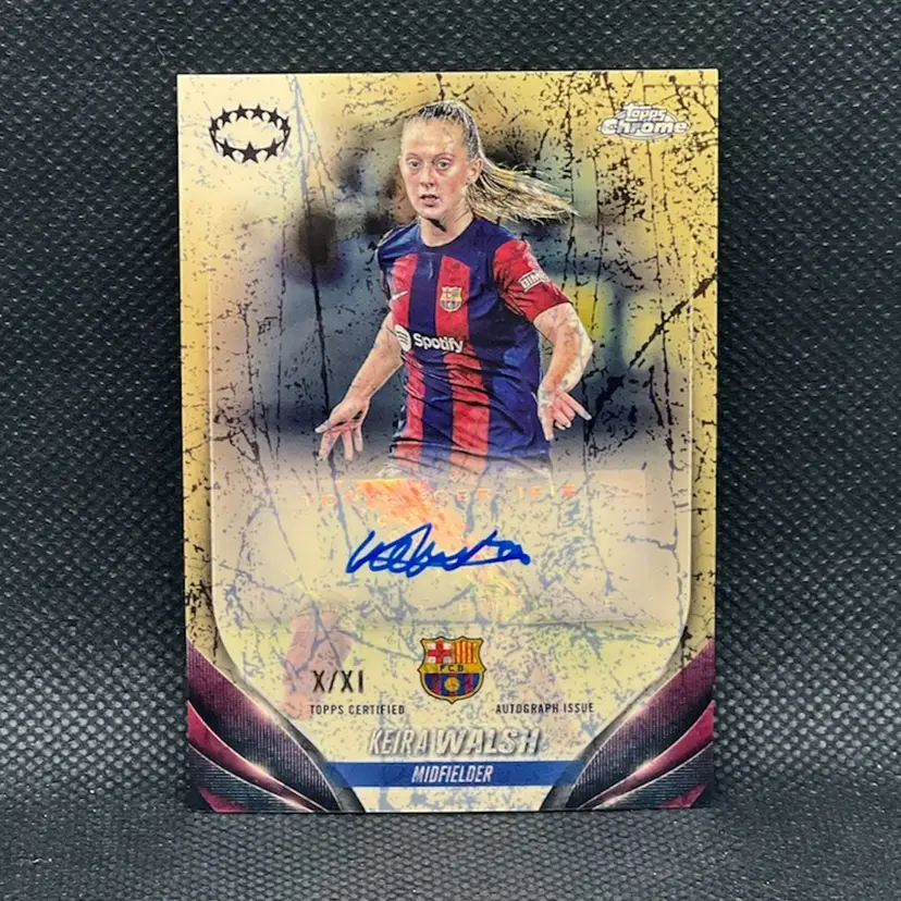 Keira Walsh 2023/24 Topps Chrome UEFA Women Roman Numerals XI Autograph /11 Barcelona Soccer Card