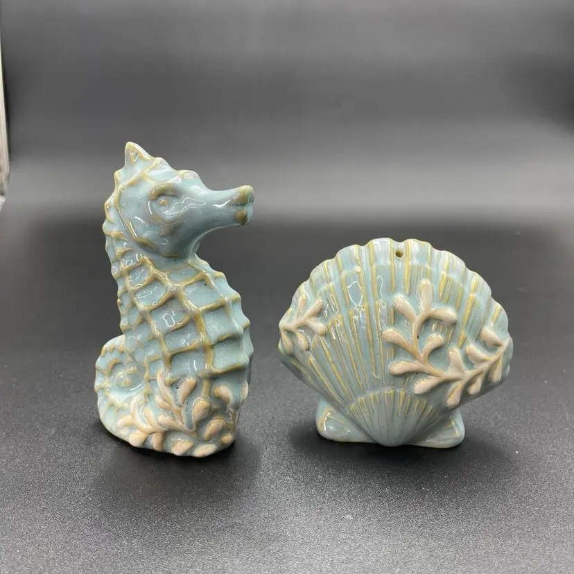 Pfaltzgraff Beachcombers Seashell Seahorse Salt Pepper Shakers Kitchenware