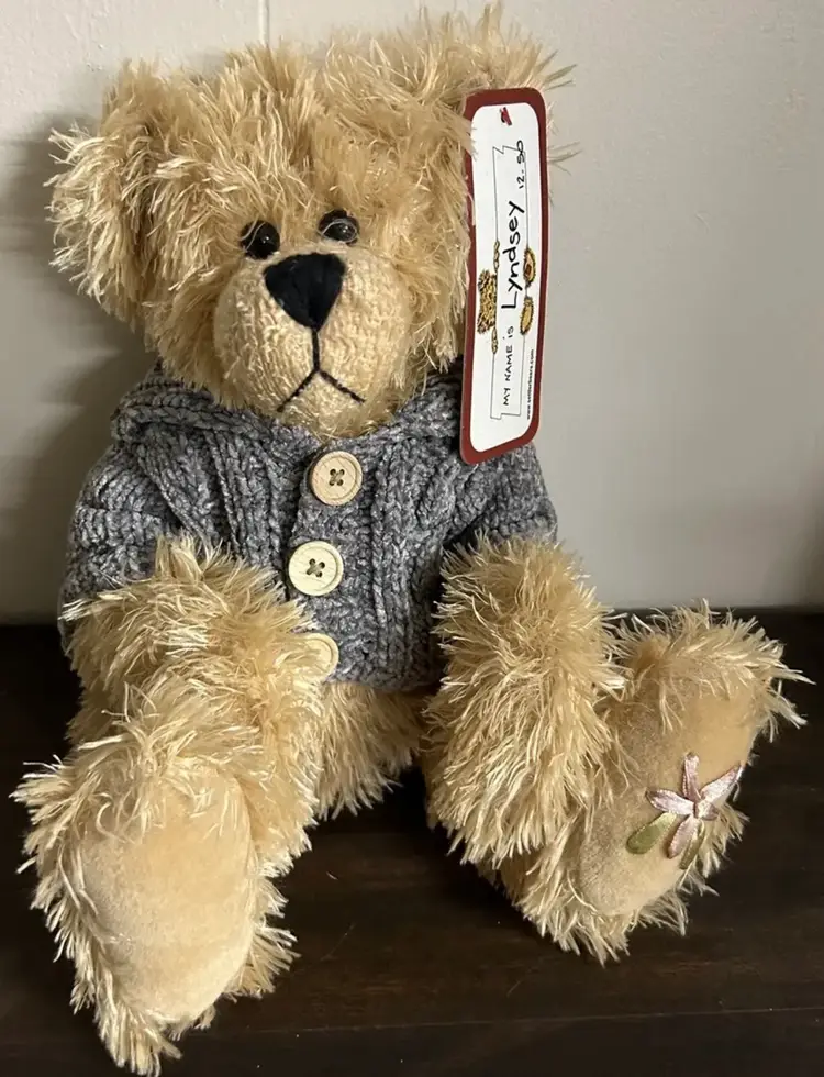 Settler Bears, Lyndsey In Gray Sweater, 13” Plush