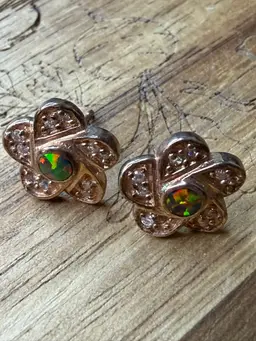 Testes Sterling Silver But Also Covered In Rose Gold Untested For Rose Gold Flower Shaped