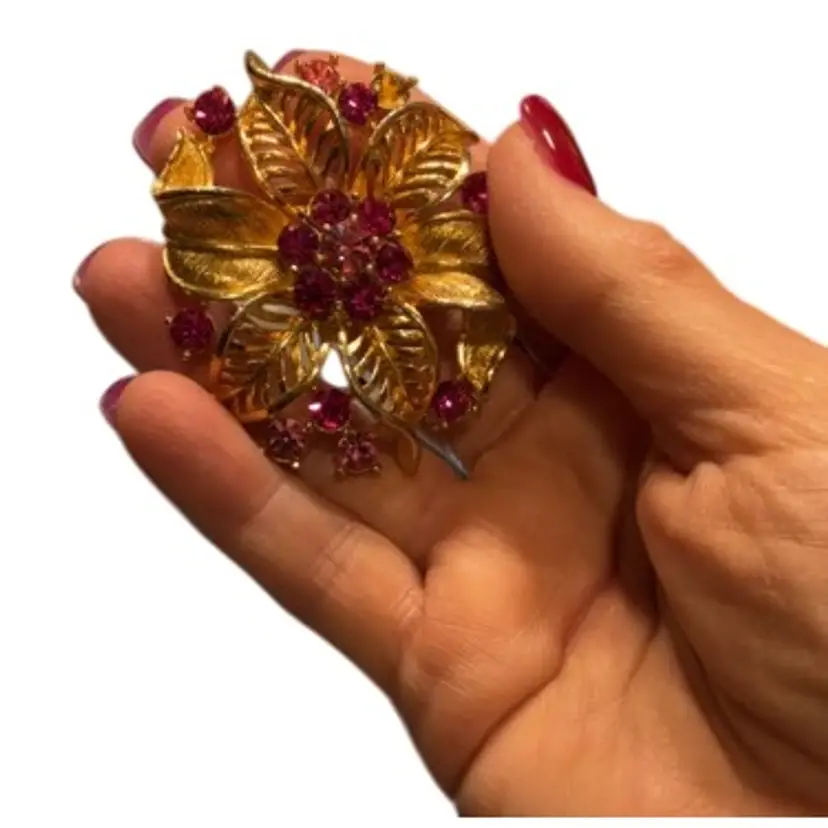Lisner Brooch With Pink Red Rhinestones