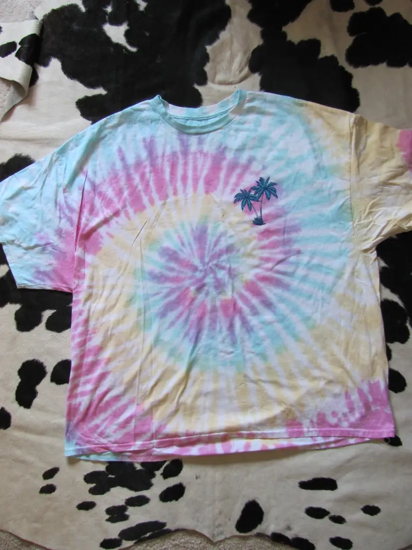 BENNY & BELLE BEACH TIE DYED TSHIRT NWT