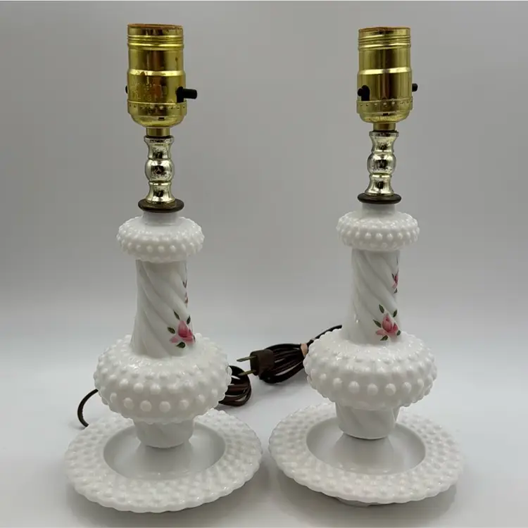 #01 2 Vintage Hobnail Milk Glass Side Table Lamps Very Adorable