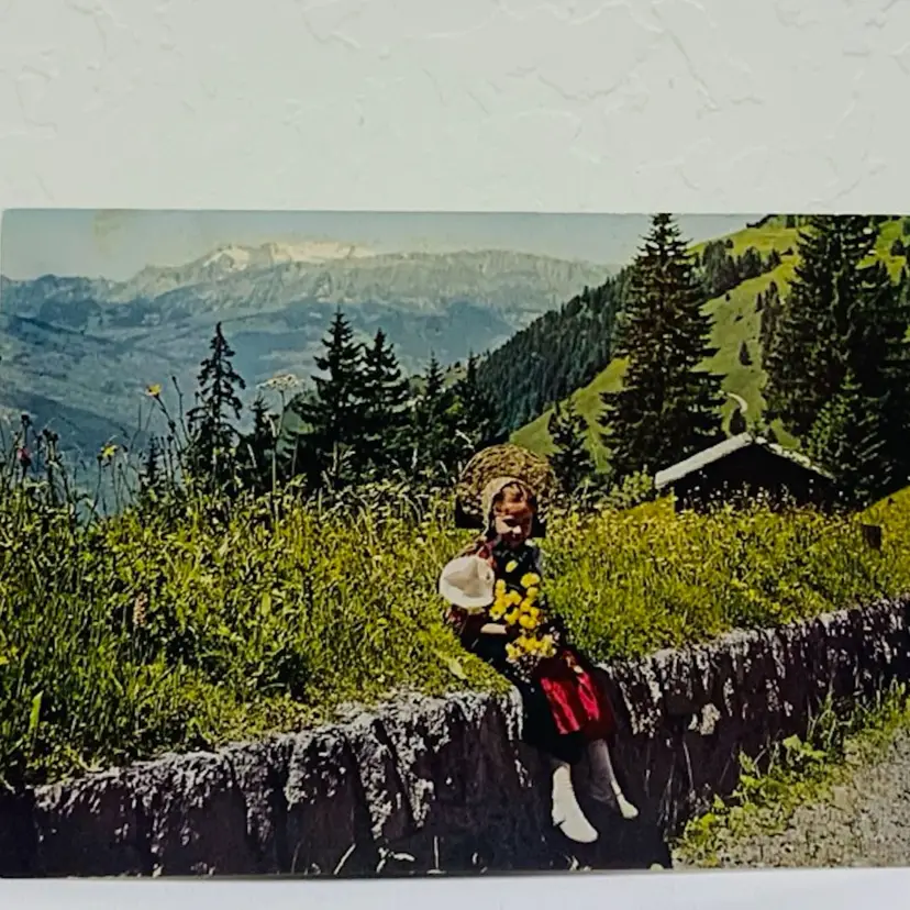 Vintage Postcard Ludmila v. Falz-Fein - Liechtenstein Tracht National dress - Costume national Copyright: Photo Baron v. Falz-Fein - Quick-Tourist-Office, Vaduz (Liechtenstein)