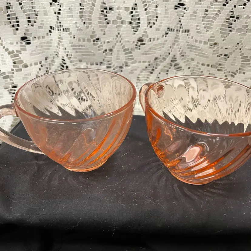 Depression Glass Cups With Swirl Pattern (2)